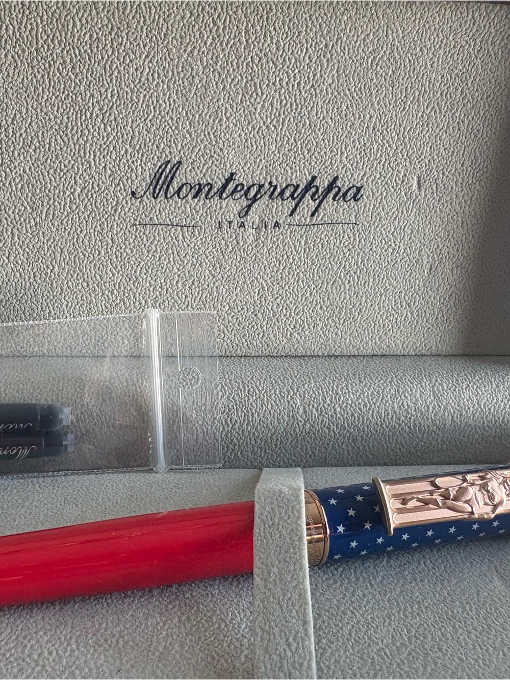 Montegrappa DC Comics Wonder Woman Fountain Pen Medium Nib ISDCW3PU New Box